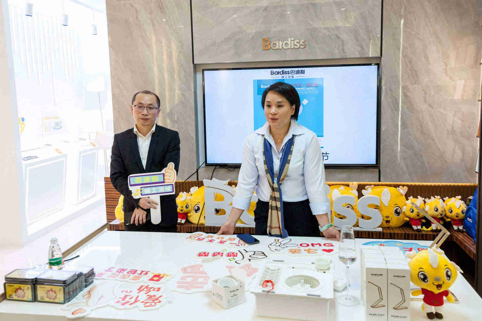 5G賦能,惠戰千城 好吊頂,要健康——巴迪斯全網搶工廠直播完美收官